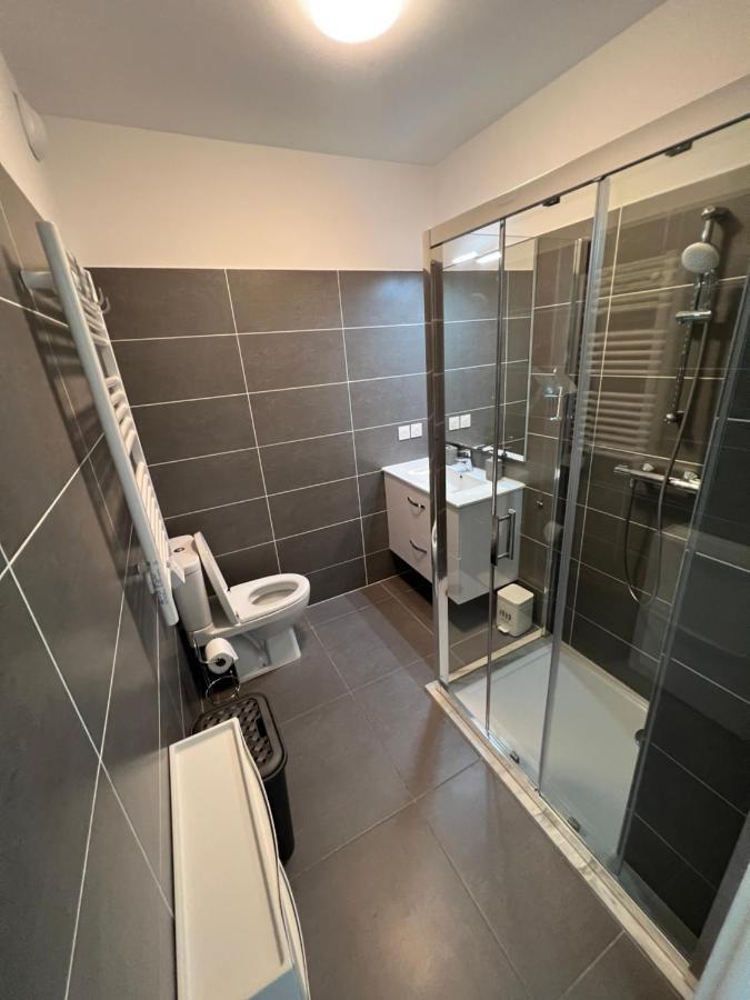 Appartement Tout Equipe Centre Ville ม็องตง ภายนอก รูปภาพ