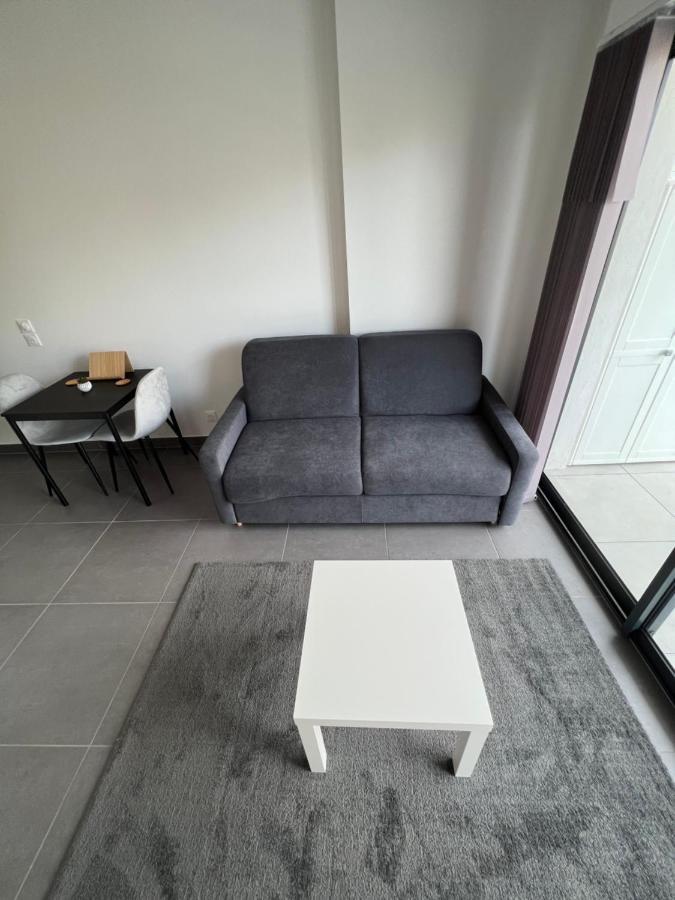 Appartement Tout Equipe Centre Ville ม็องตง ภายนอก รูปภาพ