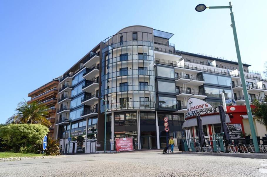 Appartement Tout Equipe Centre Ville ม็องตง ภายนอก รูปภาพ